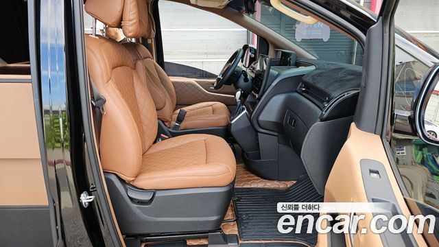 Hyundai Staria 2023 thumb 11