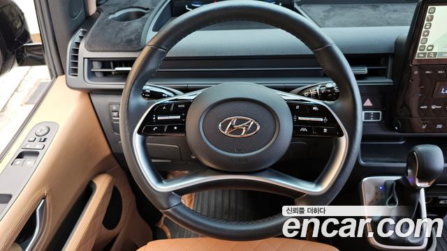 Hyundai Staria 2023 thumb 12