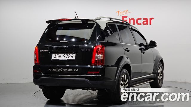 SsangYong Rexton 2012 thumb 3