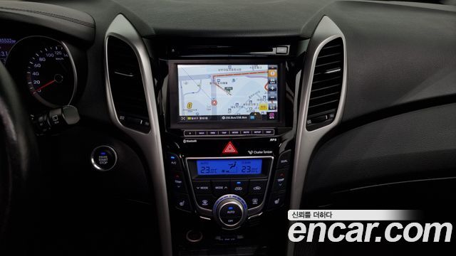 Hyundai i30 2013 thumb 12