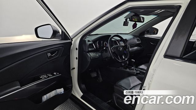 SsangYong Tivoli 2018 thumb 11