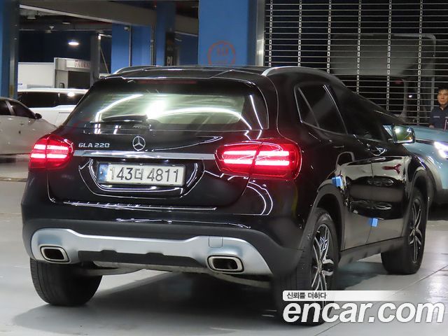Mercedes-Benz GLA 2019 thumb 3