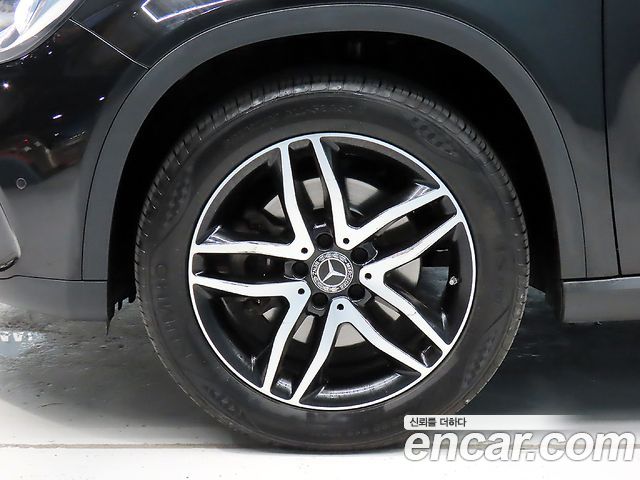 Mercedes-Benz GLA 2019 thumb 6