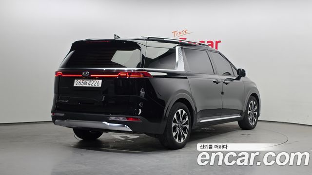 Kia Carnival 2021 thumb 3