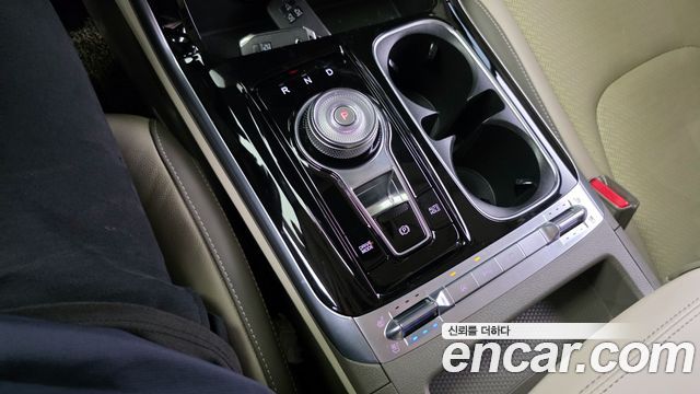 Kia Carnival 2021 thumb 10