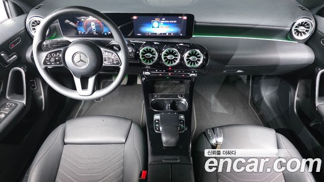 Mercedes-Benz A-Class 2020 thumb 8