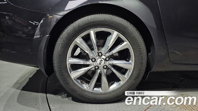 Kia Carnival 2018 thumb 5