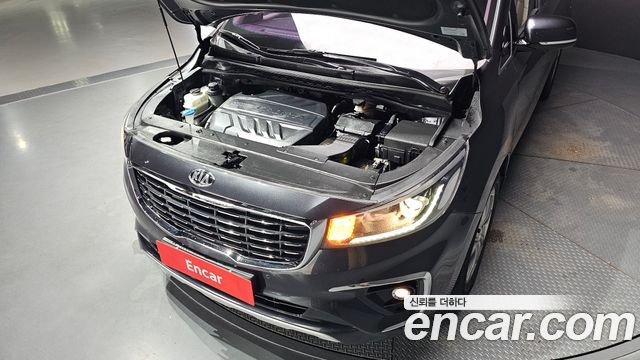 Kia Carnival 2018 thumb 6