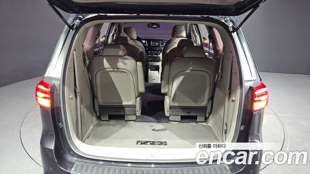 Kia Carnival 2018 thumb 11