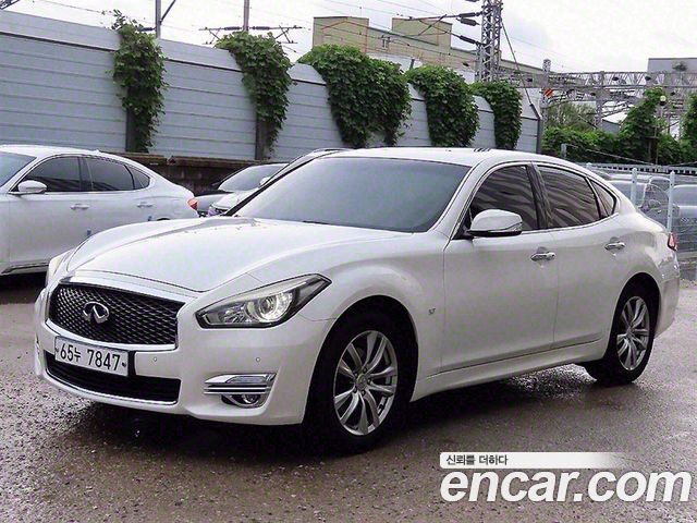 Infiniti Q70 2015 thumb 3
