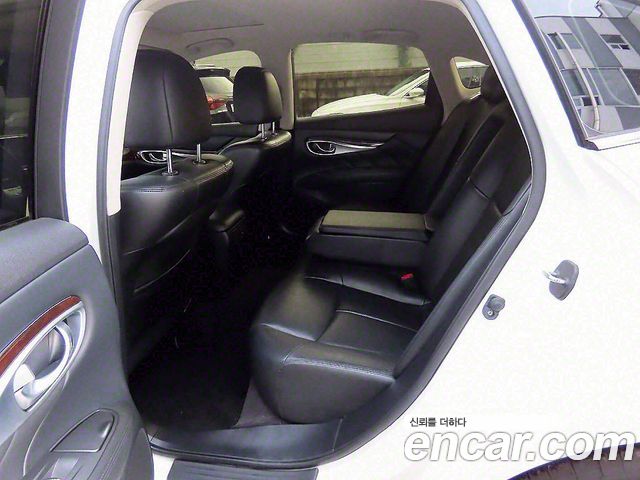 Infiniti Q70 2015 thumb 7