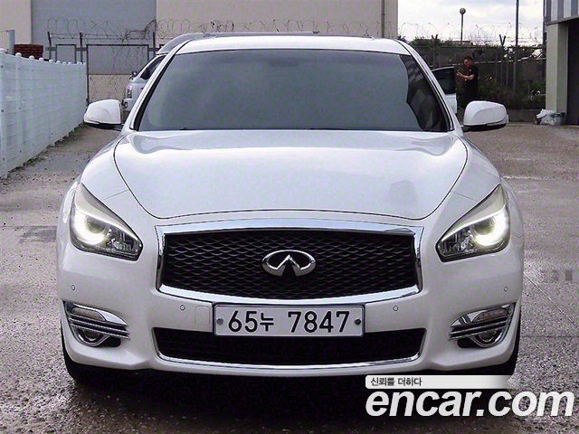 Infiniti Q70 2015 thumb 12