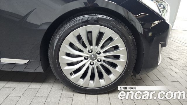 Genesis G90 2016 thumb 6
