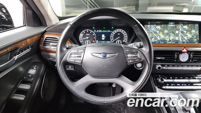 Genesis G90 2016 thumb 11