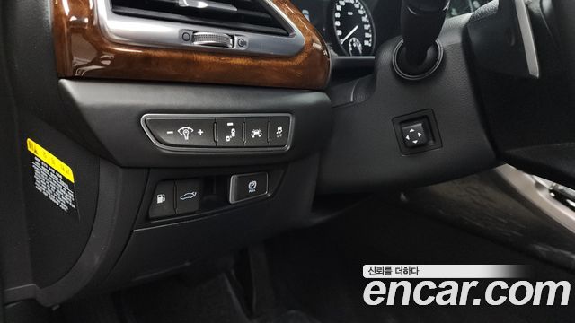 Genesis G90 2016 thumb 12
