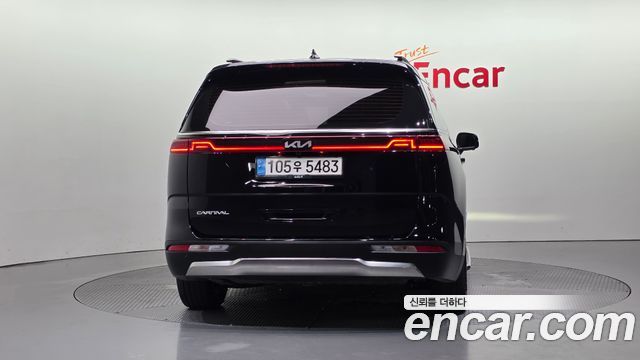 Kia Carnival 2023 thumb 4