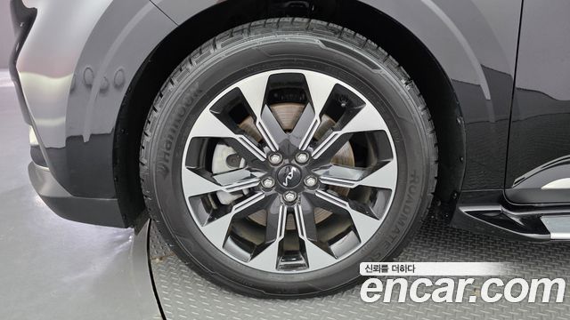 Kia Carnival 2023 thumb 5