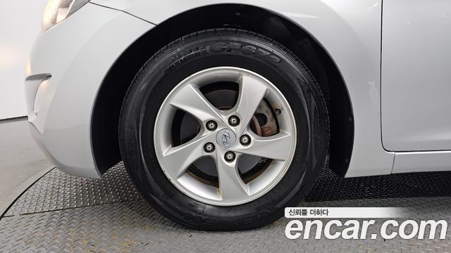 Hyundai Avante 2011 thumb 5