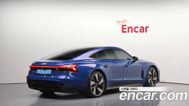 Audi e-tron 2022 thumb 3