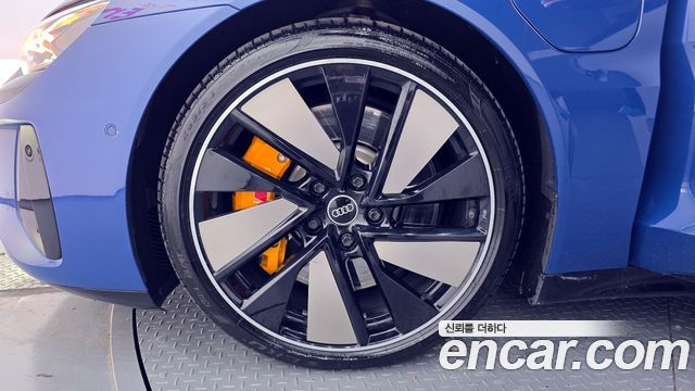 Audi e-tron 2022 thumb 6