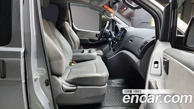 Hyundai Starex 2018 thumb 10
