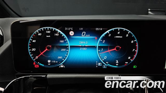 Mercedes-Benz GLA 2023 thumb 9