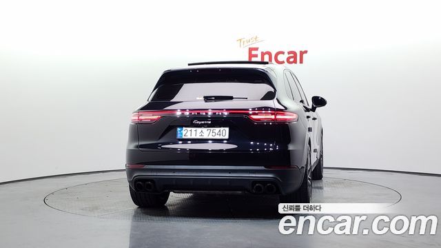 Porsche Cayenne 2019 thumb 4