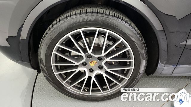 Porsche Cayenne 2019 thumb 5