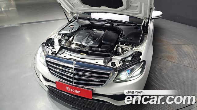 Mercedes-Benz E-Class 2020 thumb 7