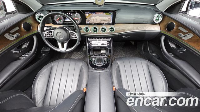 Mercedes-Benz E-Class 2020 thumb 8