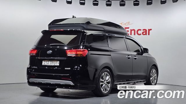 Kia Carnival 2016 thumb 3