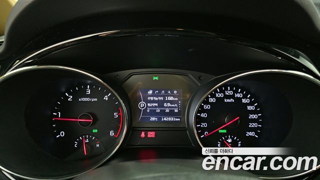 Kia Carnival 2016 thumb 9