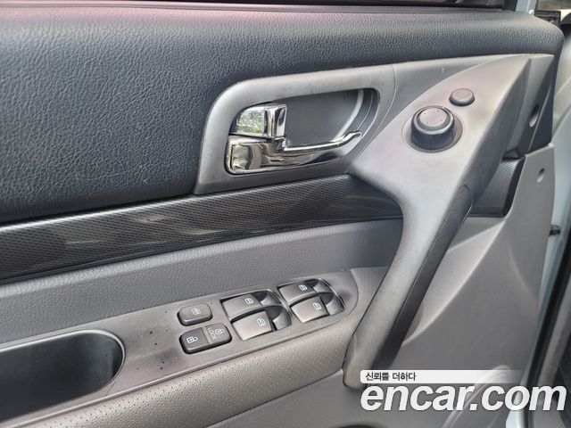 SsangYong Korando 2014 thumb 11