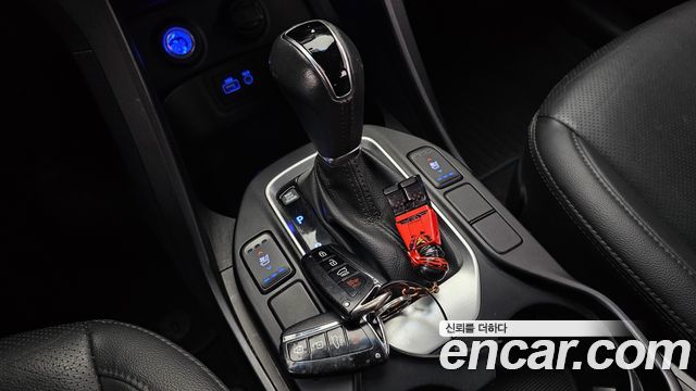 Hyundai Santa Fe 2016 thumb 9