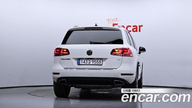 Volkswagen Touareg 2011 thumb 5