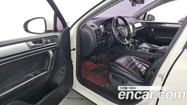 Volkswagen Touareg 2011 thumb 11