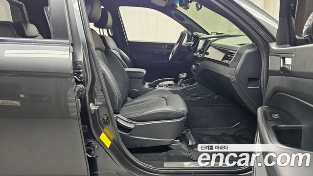 SsangYong Rexton 2021 thumb 11