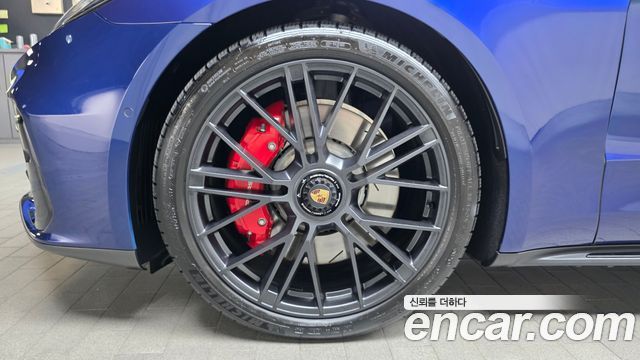 Porsche Panamera 2025 thumb 6