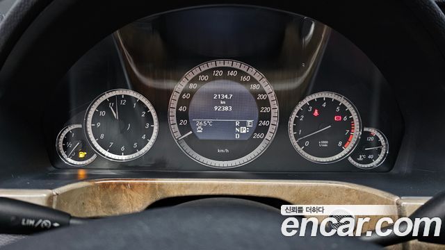 Mercedes-Benz E-Class 2010 thumb 8