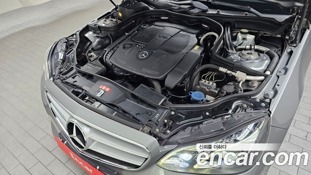 Mercedes-Benz E-Class 2013 thumb 7