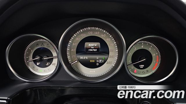 Mercedes-Benz E-Class 2013 thumb 8
