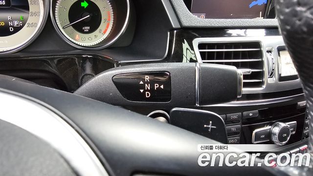 Mercedes-Benz E-Class 2013 thumb 9