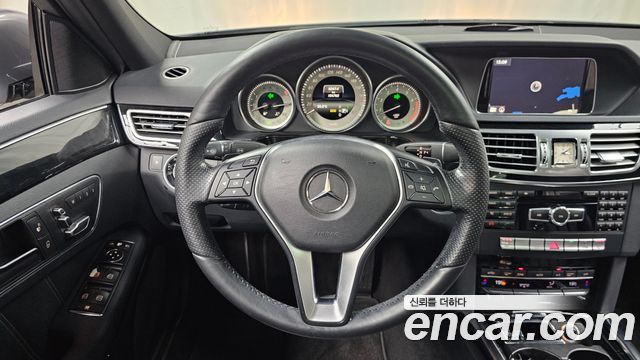 Mercedes-Benz E-Class 2013 thumb 12