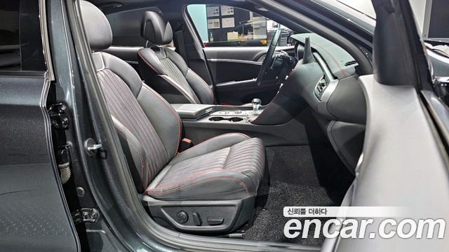 Genesis G70 2018 thumb 10