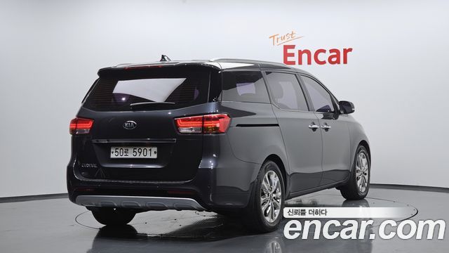 Kia Carnival 2015 thumb 3