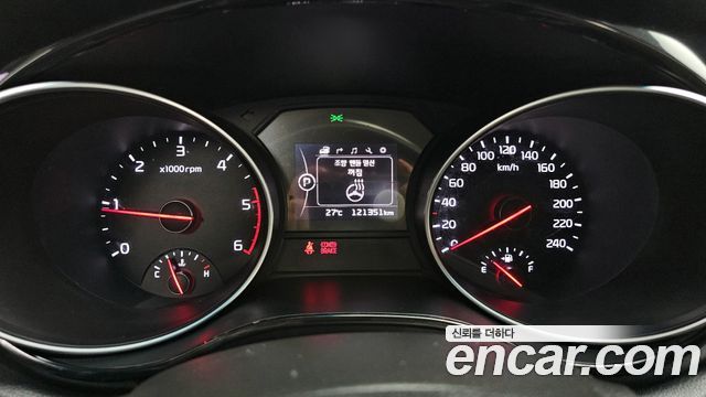 Kia Carnival 2015 thumb 8