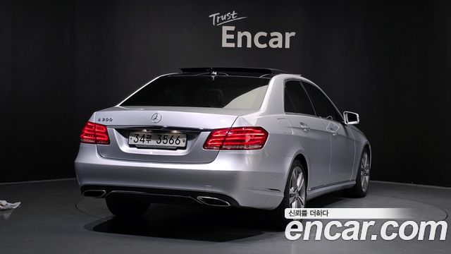 Mercedes-Benz E-Class 2013 thumb 3
