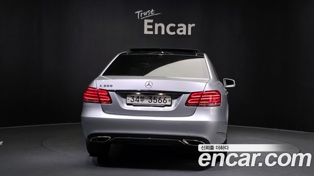 Mercedes-Benz E-Class 2013 thumb 5
