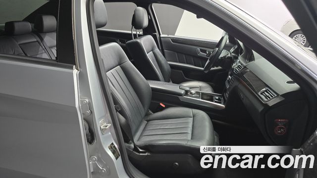 Mercedes-Benz E-Class 2013 thumb 11