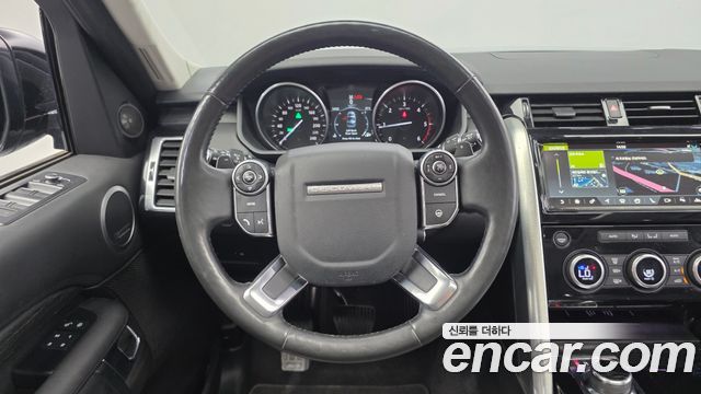 Land Rover Discovery 2017 thumb 12